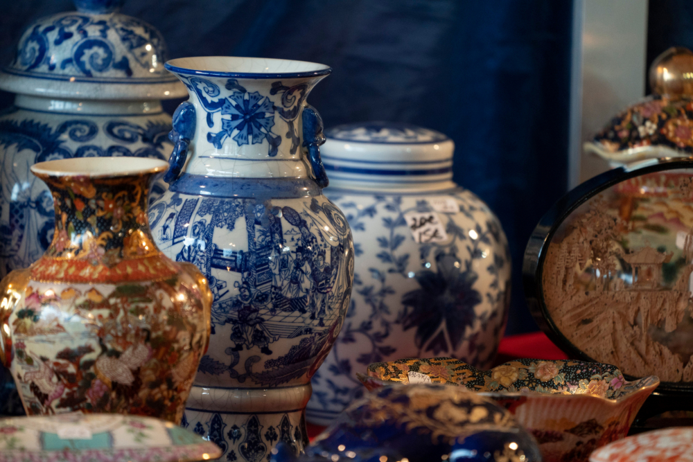 Chinese porcelain at the market